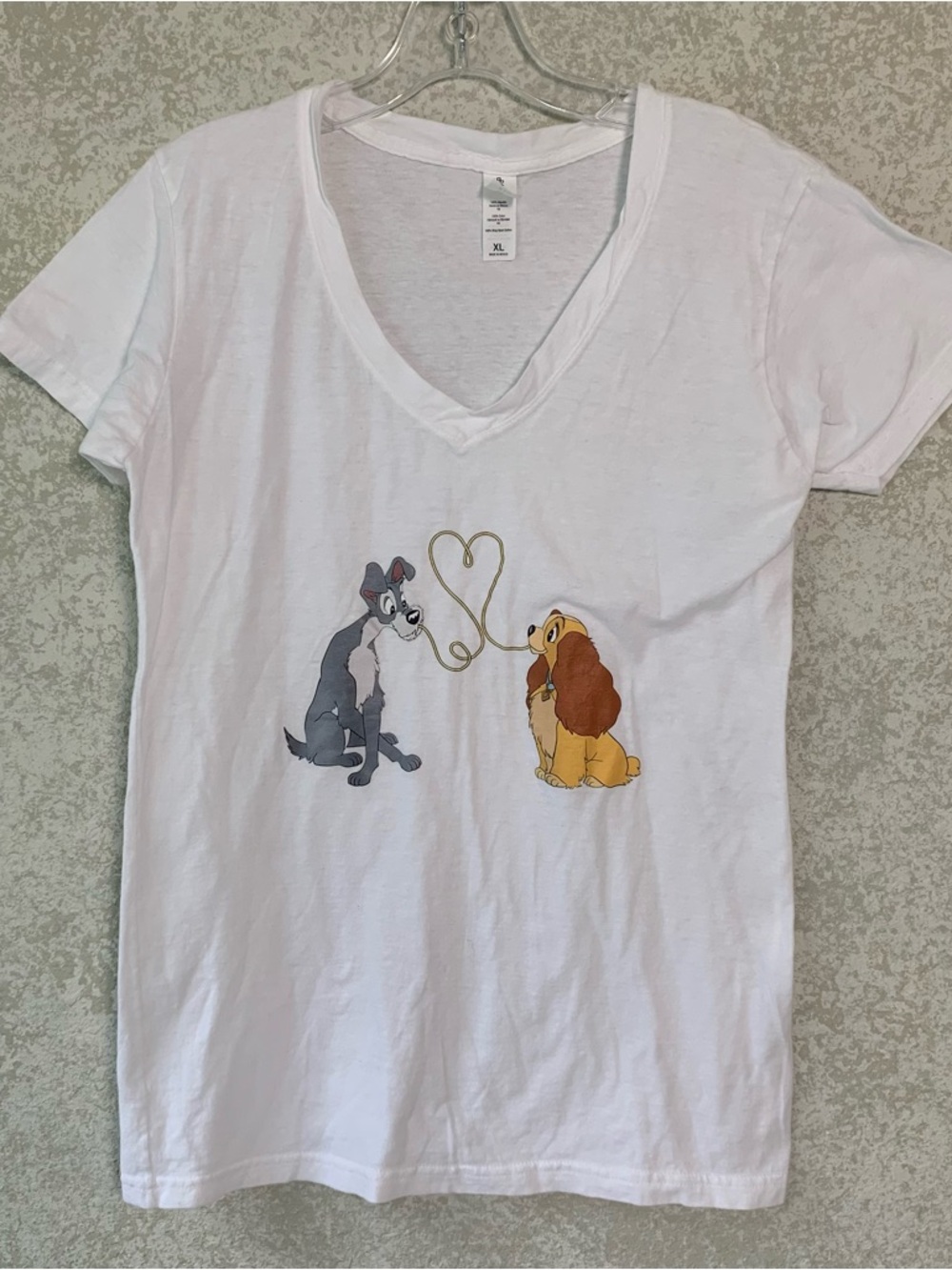 Tultex Lady and the Tramp White V-Neck Graphic T-Shirt XL Ring-Spun Cotton